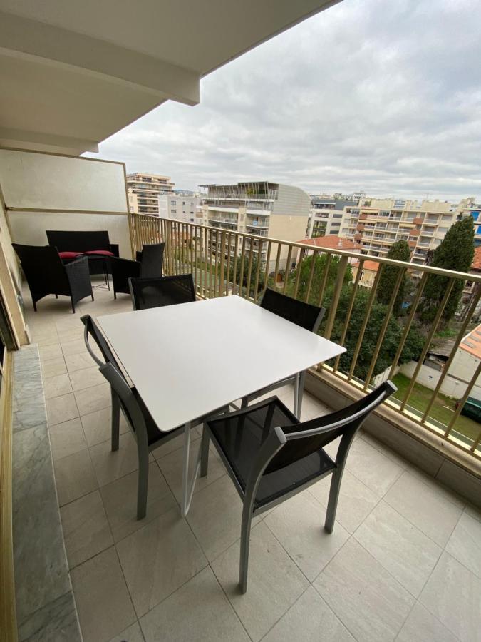 Superbe Appartement Renove A Neuf A 100M De La Mer Ζουάν λε Πιν Εξωτερικό φωτογραφία